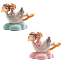 Figura para tarta de bautizo de cigüeña volando con bebé - 9 cm