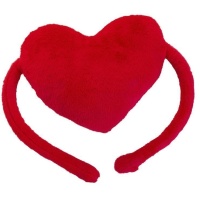 Peluche de corazón rojo abrazos