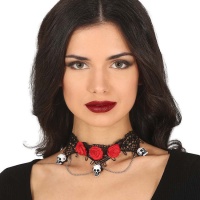 Collar bordado con calaveras y rosas