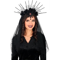 Diadema de flores negras y velo