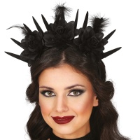 Diadema de plumas y flores oscuras
